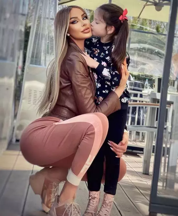 Fiica-Biancai-Dragusanu-operata-4