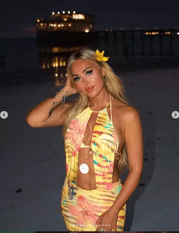 raluca-zenga-la-plaja