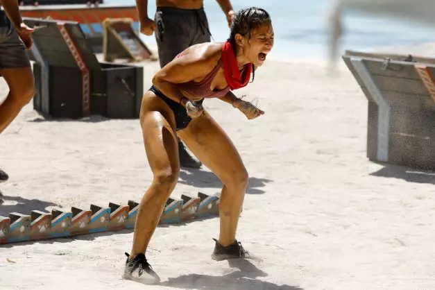 survivor-2023-stefania-si-lucianna-se-imping-la-proba-de-aruncat-inele-cine-reuseste-sa-aduca-punctul_4