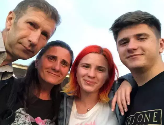 cristina-ciobanasu-parintii-biologici-si-fratele