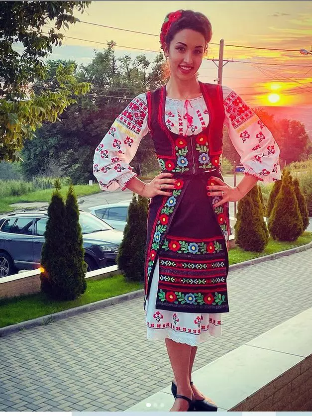 Cine-este-Natalia-Duminică-Splash-8