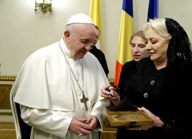Viorica Dancila si Papa Francisc