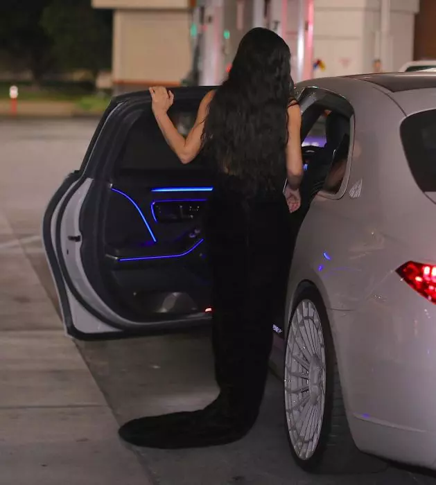Kim Kardashian, într-o rochie aproape inexistentă
