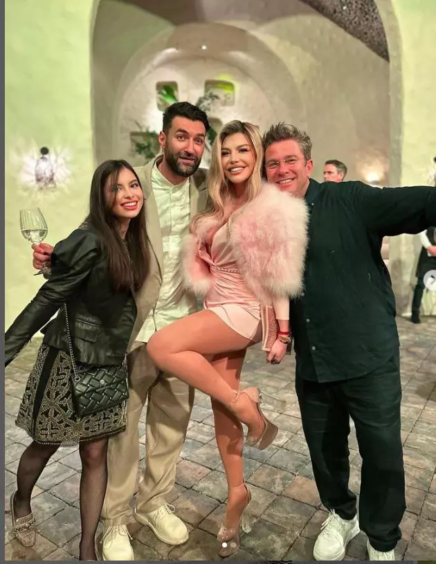 elena si lori, la nunta lui smiley