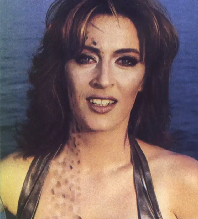 Laura Stoica in revista Unica - septembrie 1999