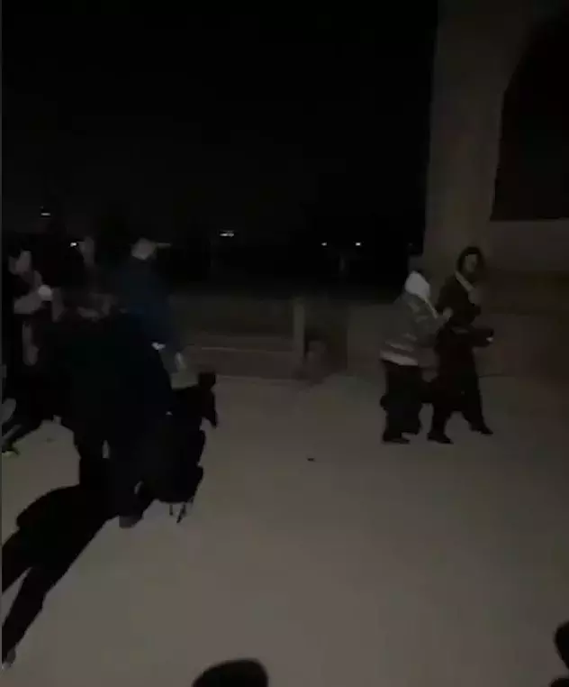 calistrat-loveste-femeie