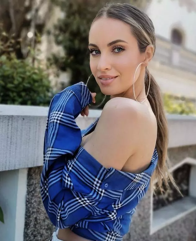 Otniela-Bravo-ai-stil-6