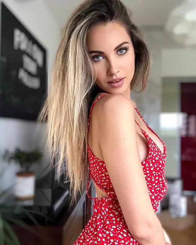 Otniela-Bravo-ai-stil-5