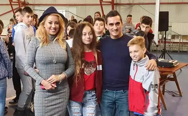 ezgif_com-gif-maker_51