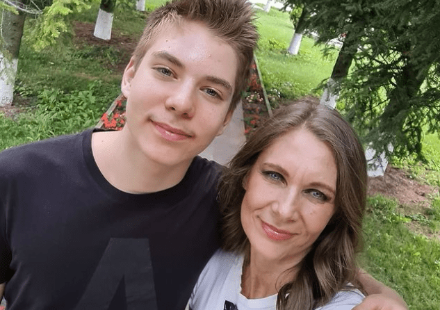 Romanita iovan si fiul sau