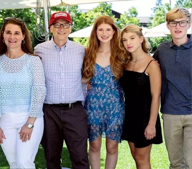 A-murit-tatal-lui-Bill-Gates