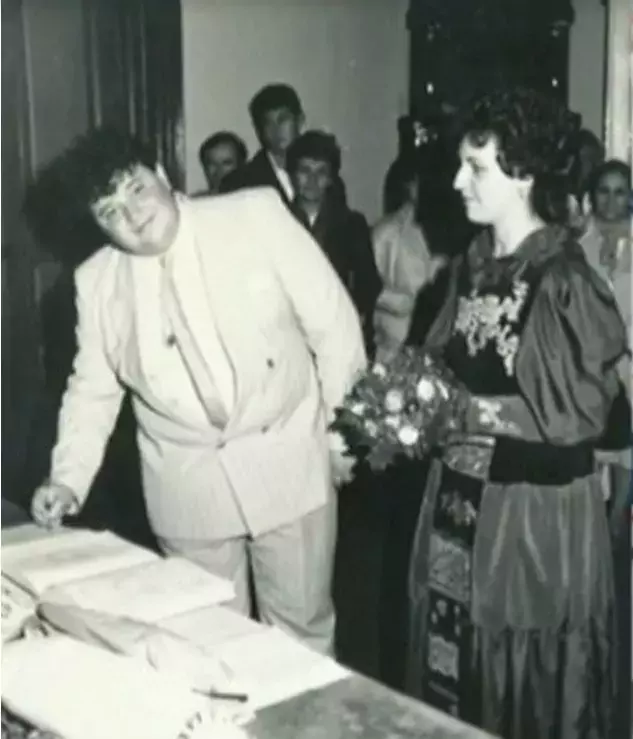 cristian-popescu-piedone-si-sotia-lui-iulia-popescu-la-nunta-lor-din-1990-3