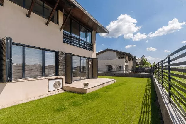 Vila în care stă familia Măruță