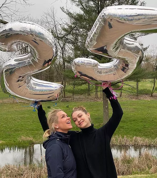 Gigi-Hadid-si-mama-ei-Yolanda