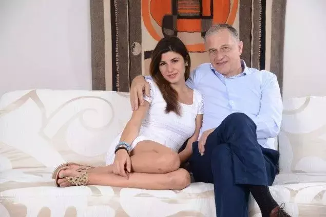 media-145139845909747100