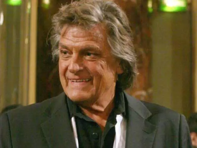 fb_img_1679396455357-1