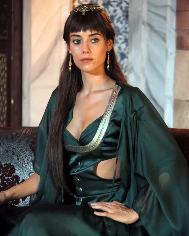 Cansu Dere, cadâna Firuze din Suleyman Magnificul
