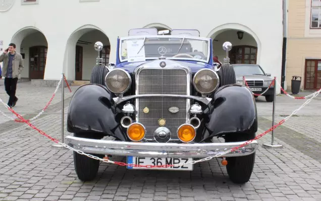 intalnirea-mercedes-benz-classic-2015-9-636×400