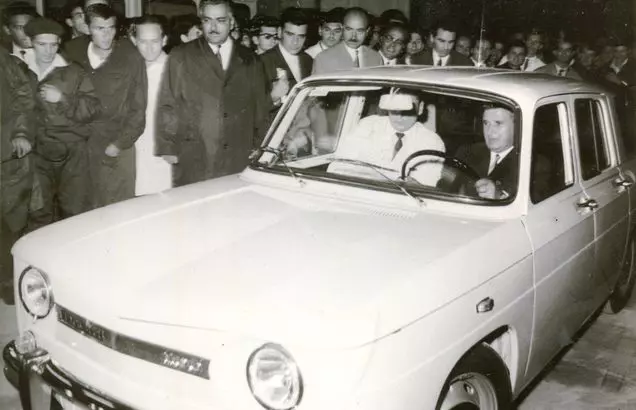 Nicolae_Ceausescu_driving_the_first_Dacia_car