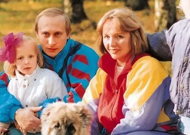 Cum-arata-acum-fiicele-lui-Vladimir-Putin-si-cu-ce-se-ocupa-1