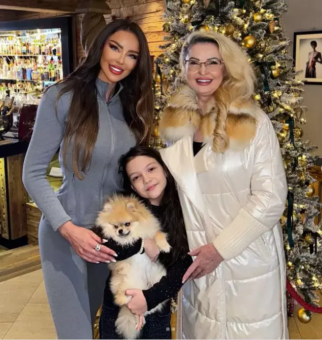 bianca, mama ei si sofia