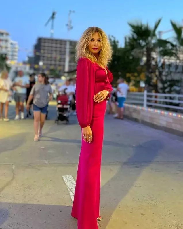 Anca Țurcașiu, imaginea care i-a uimit pe fani. Cum s-a pozat la mare, la 53 de ani