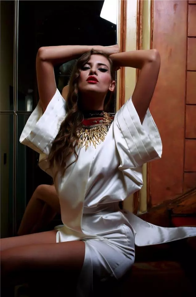 Iulia Albu 6