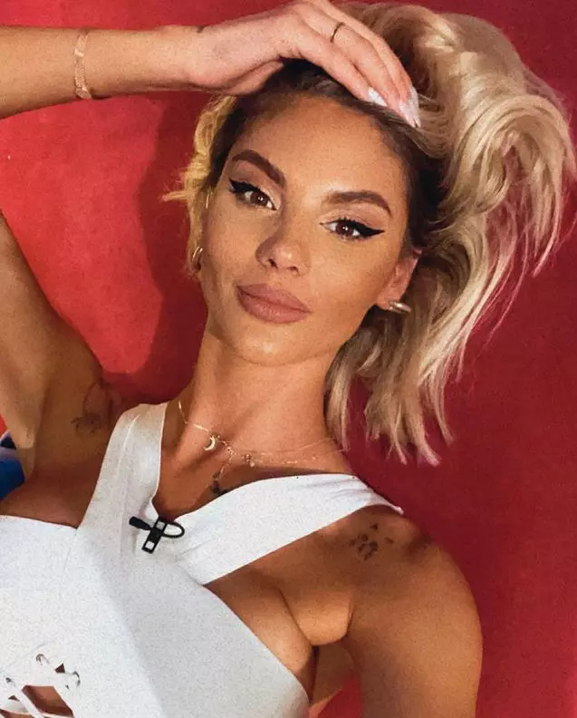 Ramona-Olaru-Splash-1