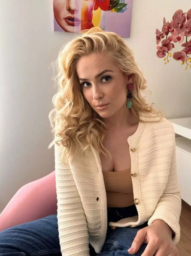 elenaaa superba