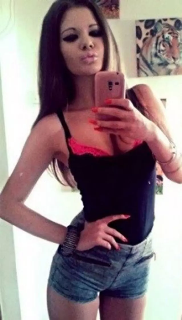 5cfe78ad210000690de6cb00