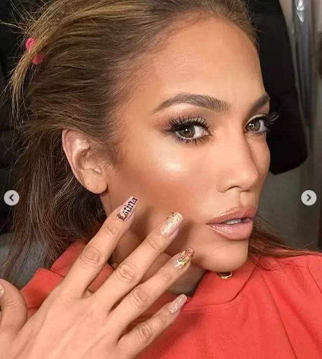 Jennifer Lopez a împlinit 54 de ani și s-a pozat în lenjerie intimă pe Instagram. Ce au remarcat fanii