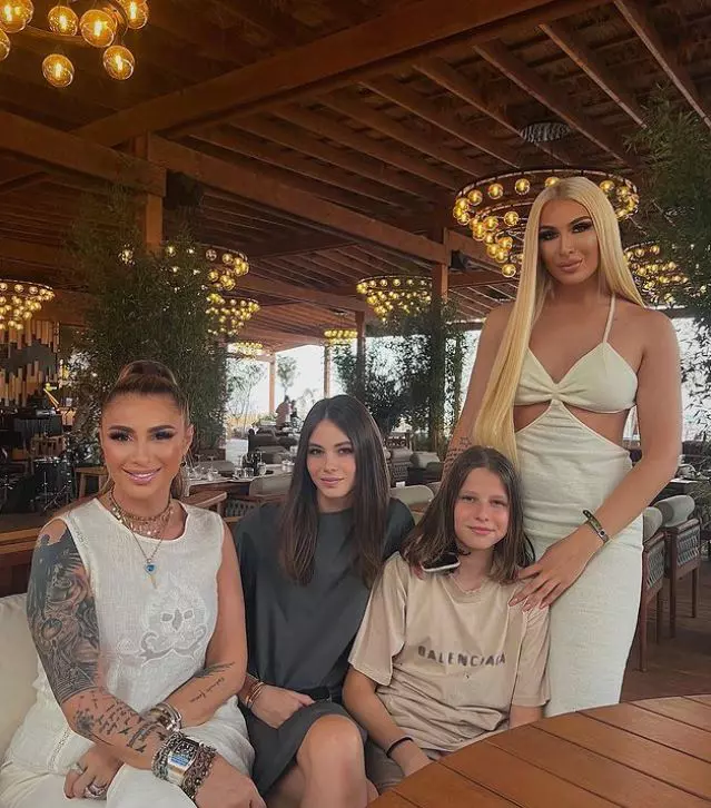 Anamaria-Prodan-si-copiii