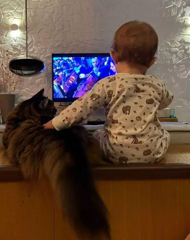 josephine-fiica-gina-pistol-si-smiley