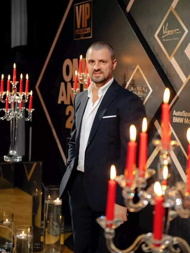 52609035_2209334172446925_2707698523297546240_n