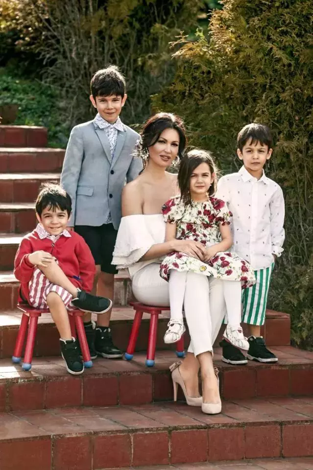nicoleta luciu cu copiii