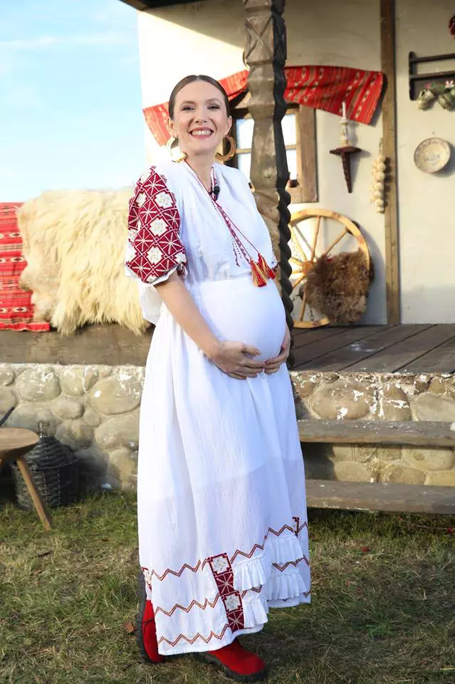 Adela Popescu a devenit mămică pentru a doua oară