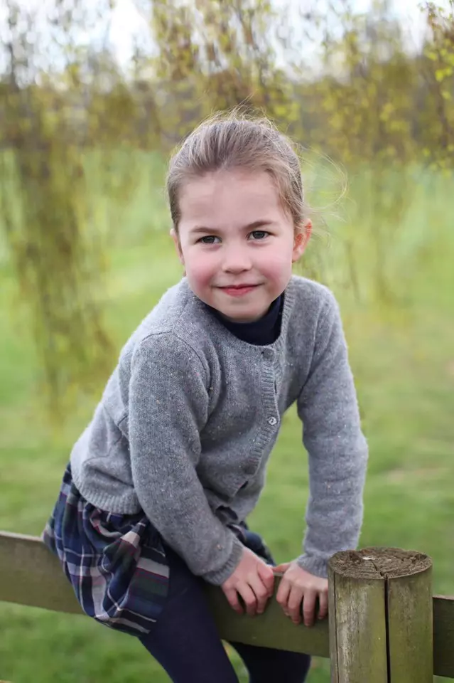 Prințesa Charlotte este o adevărată domnișoară la doar 4 ani (4)