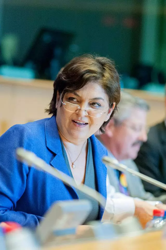 adina-5