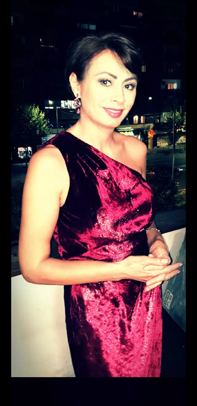 Adriana Antoni cantareata