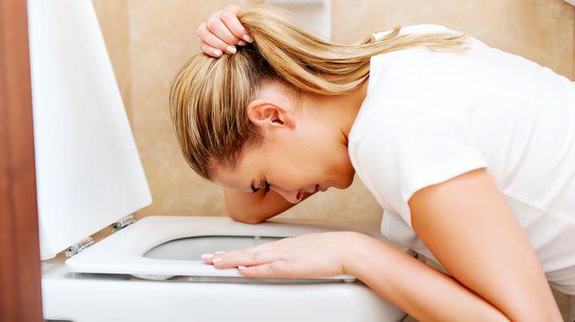 Vărsătură Cu Aspect De Sange Cauze Simptome și Tratament
