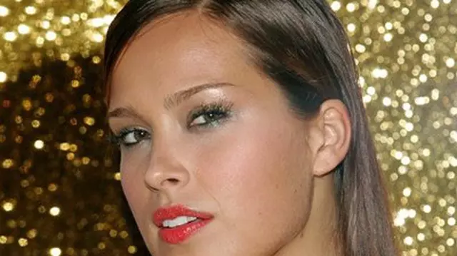 Fotomodelul Petra Nemcova s-a logodit