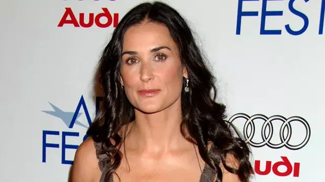 Demi Moore ia 2 milioane de dolari pentru o carte despre Ashton