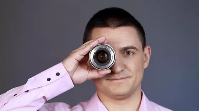 George Buhnici are un telefon care face de toate. Doar omletă, nu