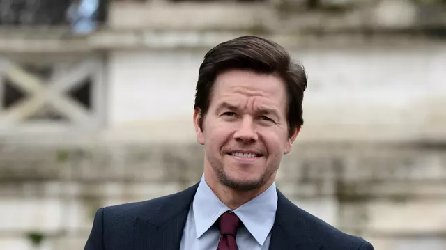 Mark Wahlberg e, în sfârşit, absolvent de liceu!