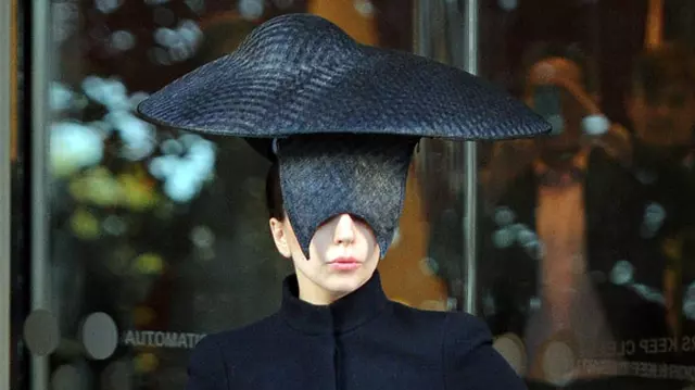 Lady Gaga va cânta în spaţiu în 2015