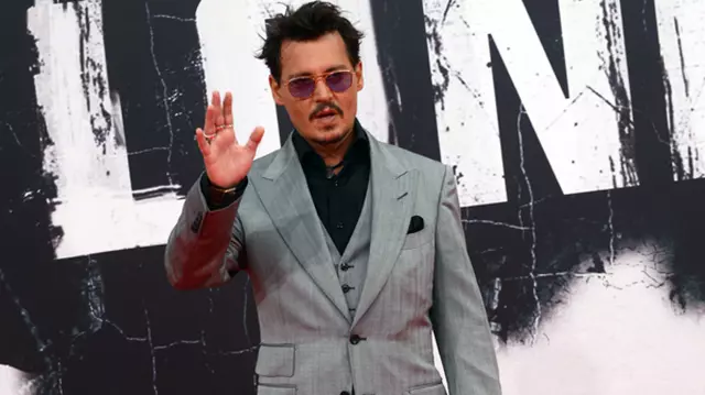 Johnny Depp nu se pricepe deloc la tehnologie