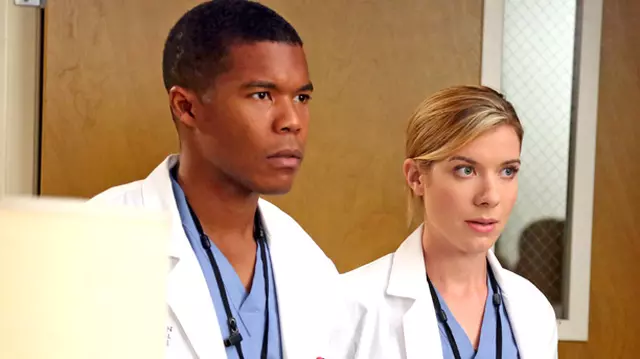 Tessa Ferrer şi Gaius Charles pleacă din „Anatomia lui Grey”