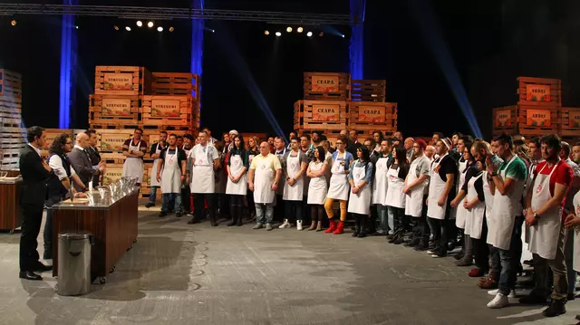 Juraţii "MasterChef" împart ultimele şorţuri şi dau startul primei probe eliminatorii