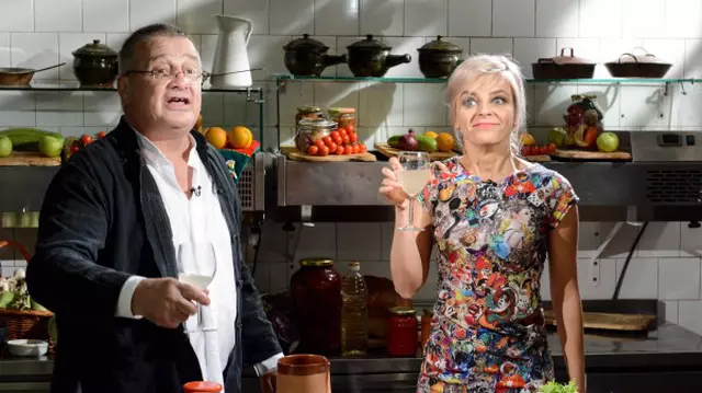 Dezlegare la peşte în “Politică şi delicateţuri”, cu Gianina Corondan
