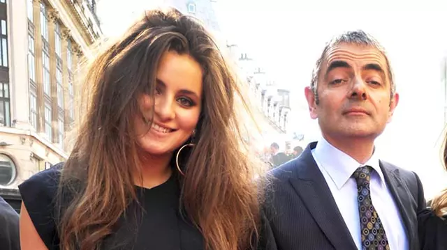 Fiica lui Rowan Atkinson se lansează în muzică